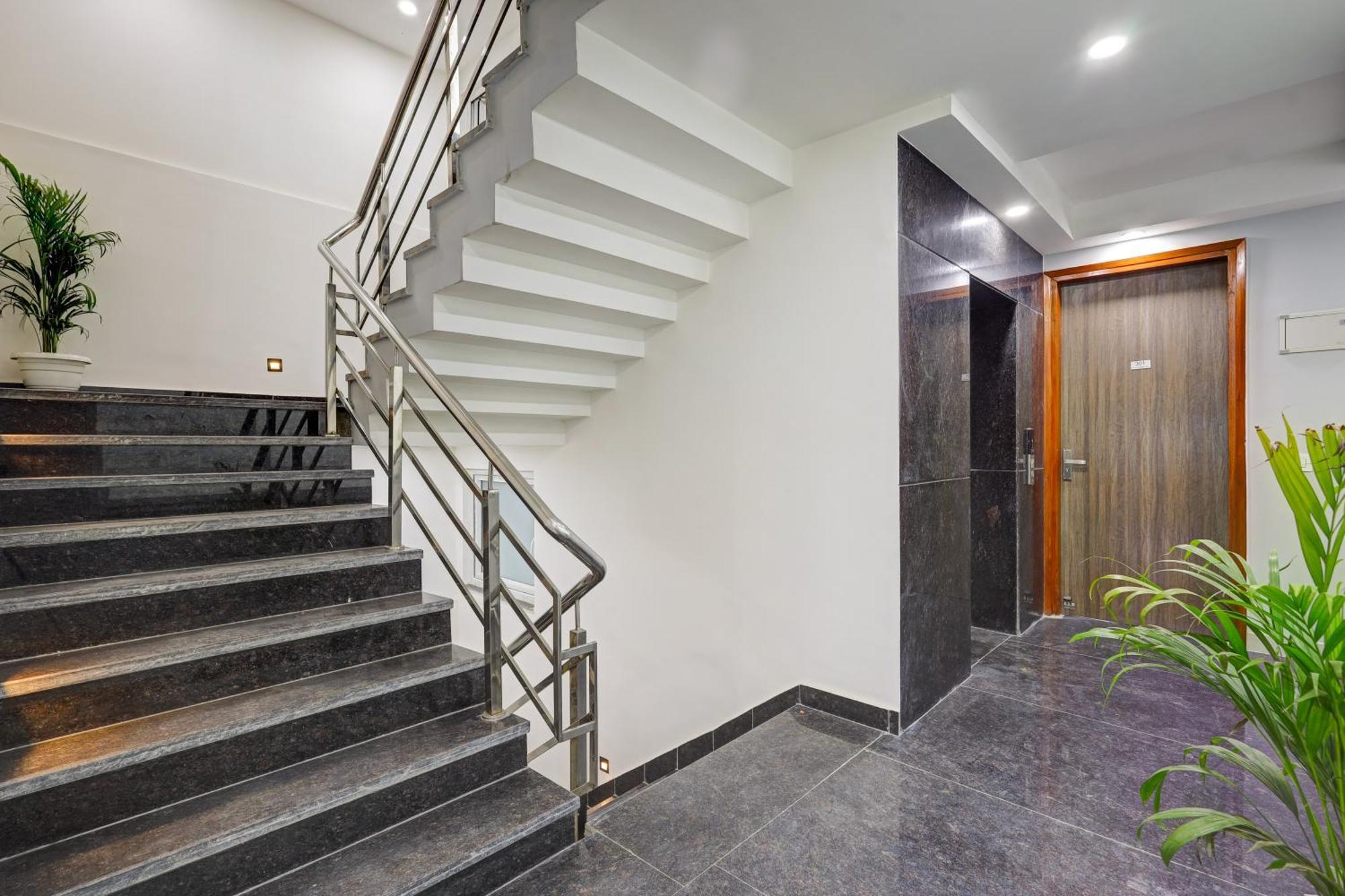 1Bhk Suites Opp Marriott - Huda City Centre Гургаон Экстерьер фото
