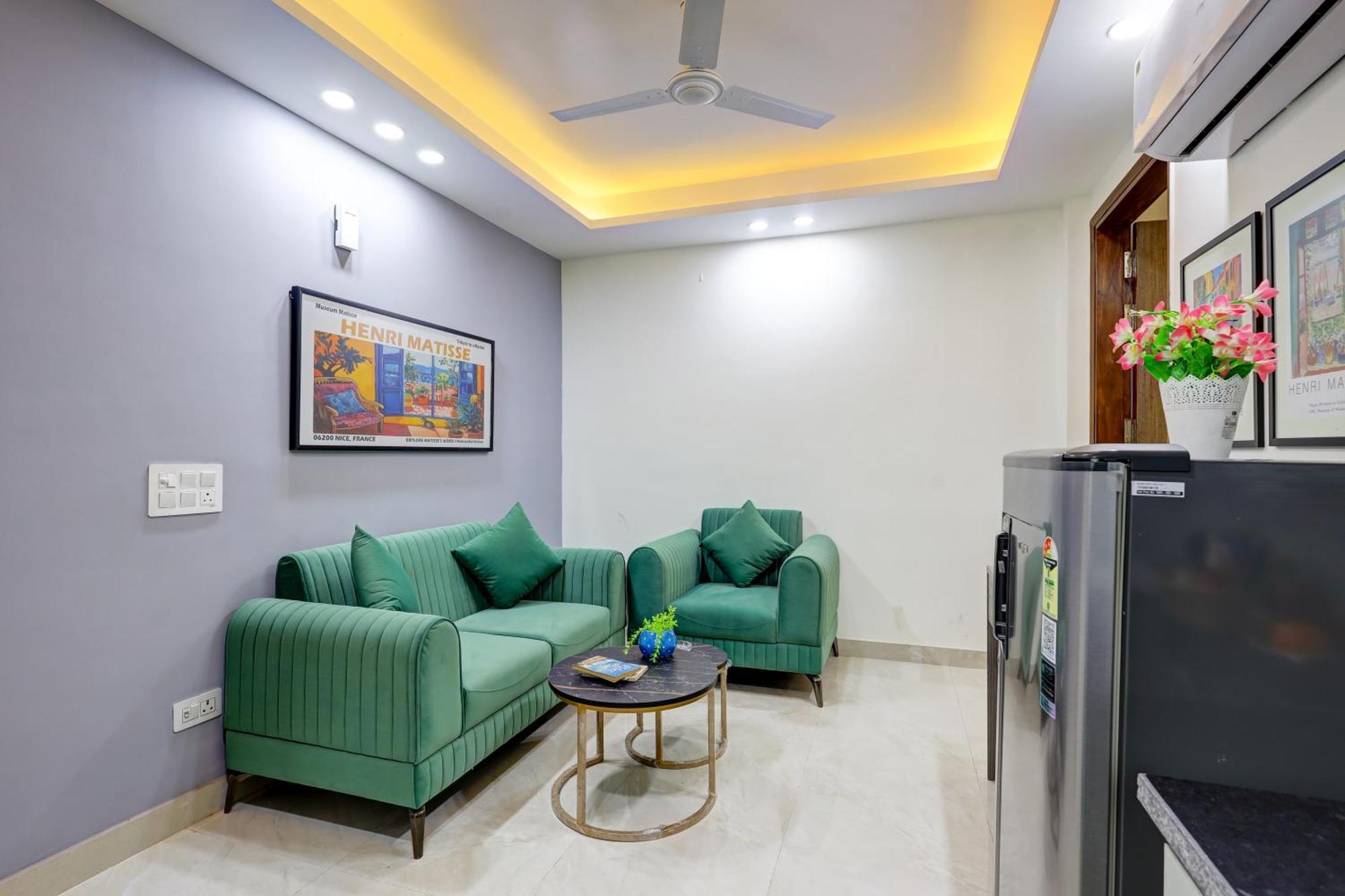 1Bhk Suites Opp Marriott - Huda City Centre Гургаон Экстерьер фото